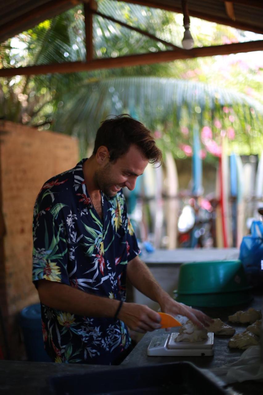 Surfing Wombats Vandrehjem Weligama Eksteriør billede